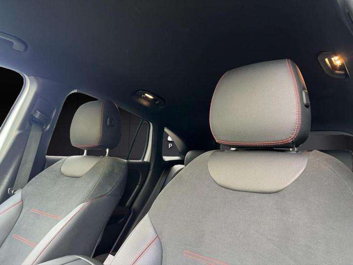 Mercedes-Benz Clase A Sedan 250e AMG 2025 azul espectral - foto 18