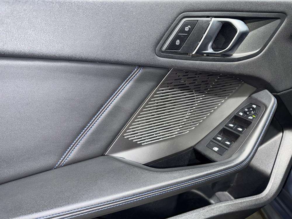 BMW Serie 1 120d 2024 gris - foto 15