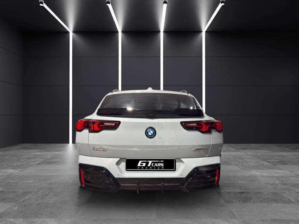 BMW iX2 xDrive30 2024 gris - foto 5