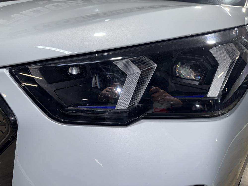 BMW iX2 xDrive30 2024 gris - foto 6