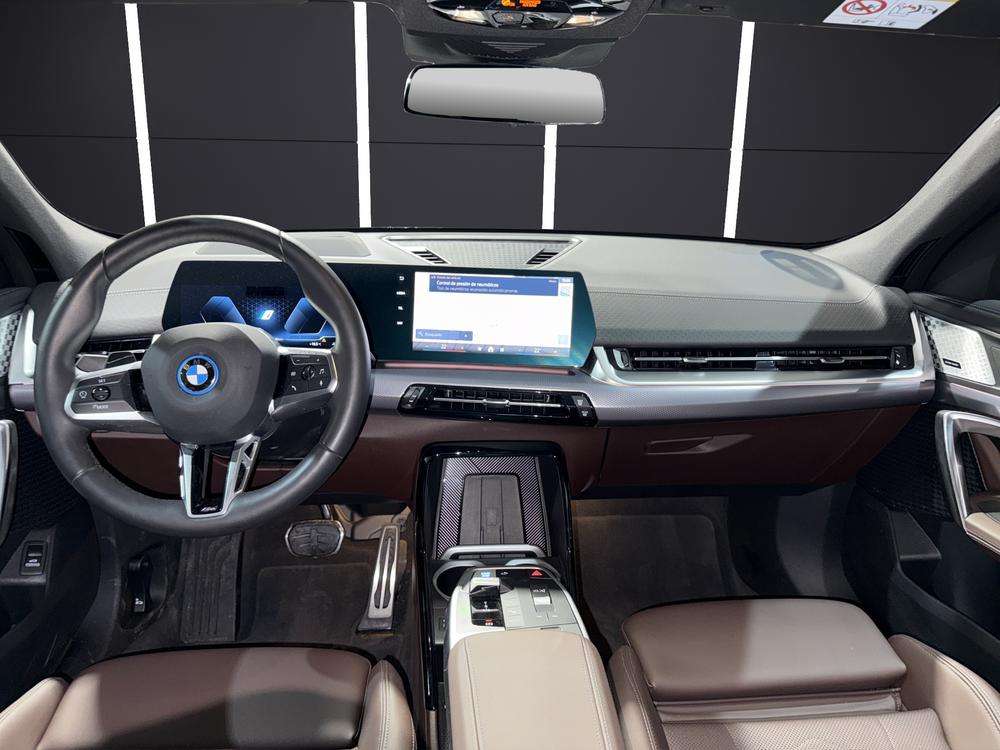 BMW iX2 xDrive30 2024 gris - foto 10