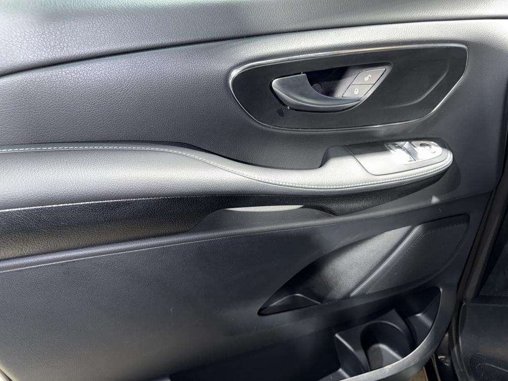 Mercedes-Benz V 250d 2025 negro - foto 14