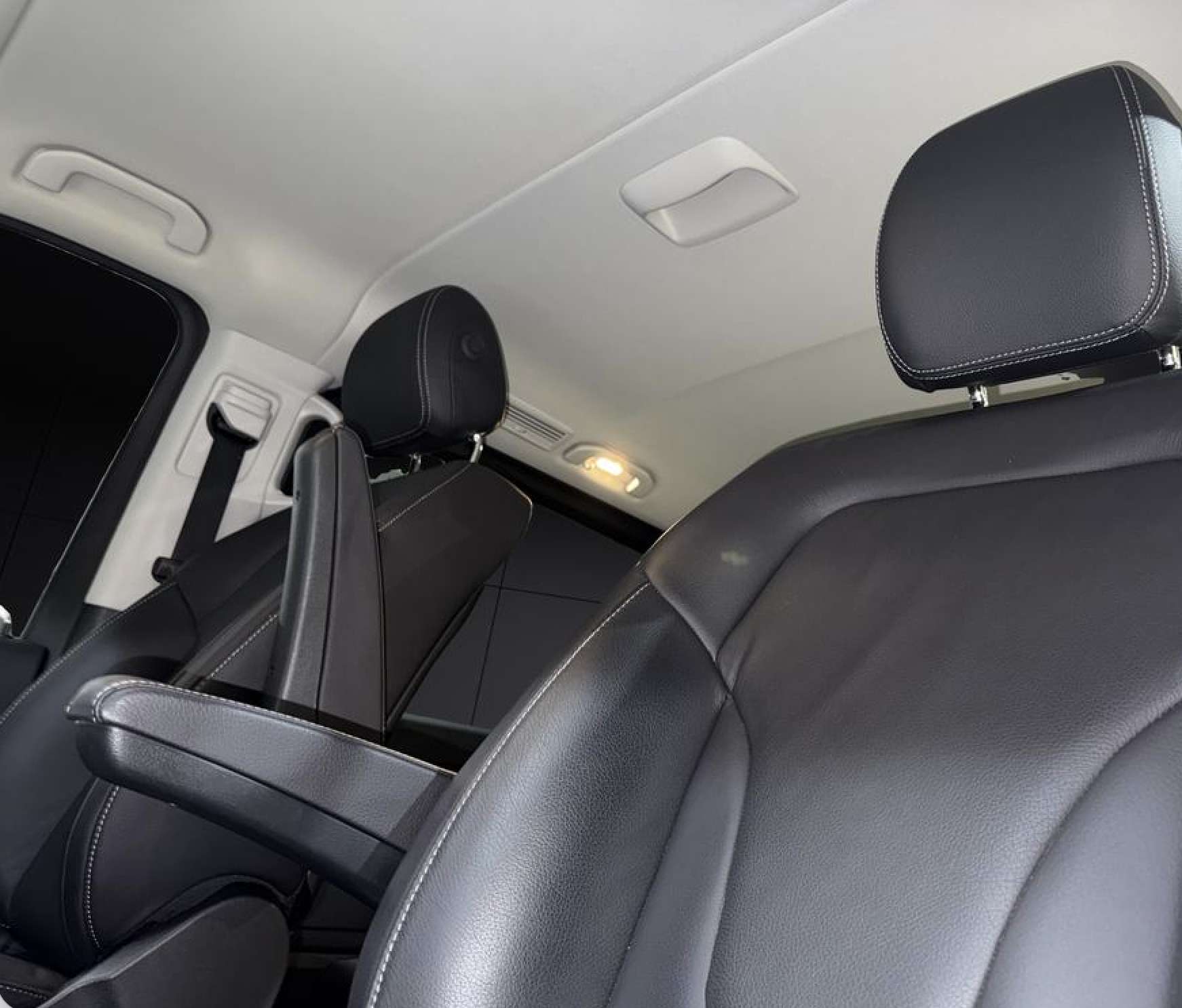 Mercedes-Benz V 250d 2025 negro - foto 17
