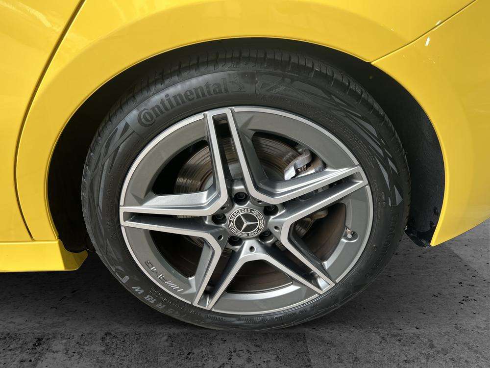 Mercedes-Benz Clase A 250e AMG 2021 amarillo - foto 6