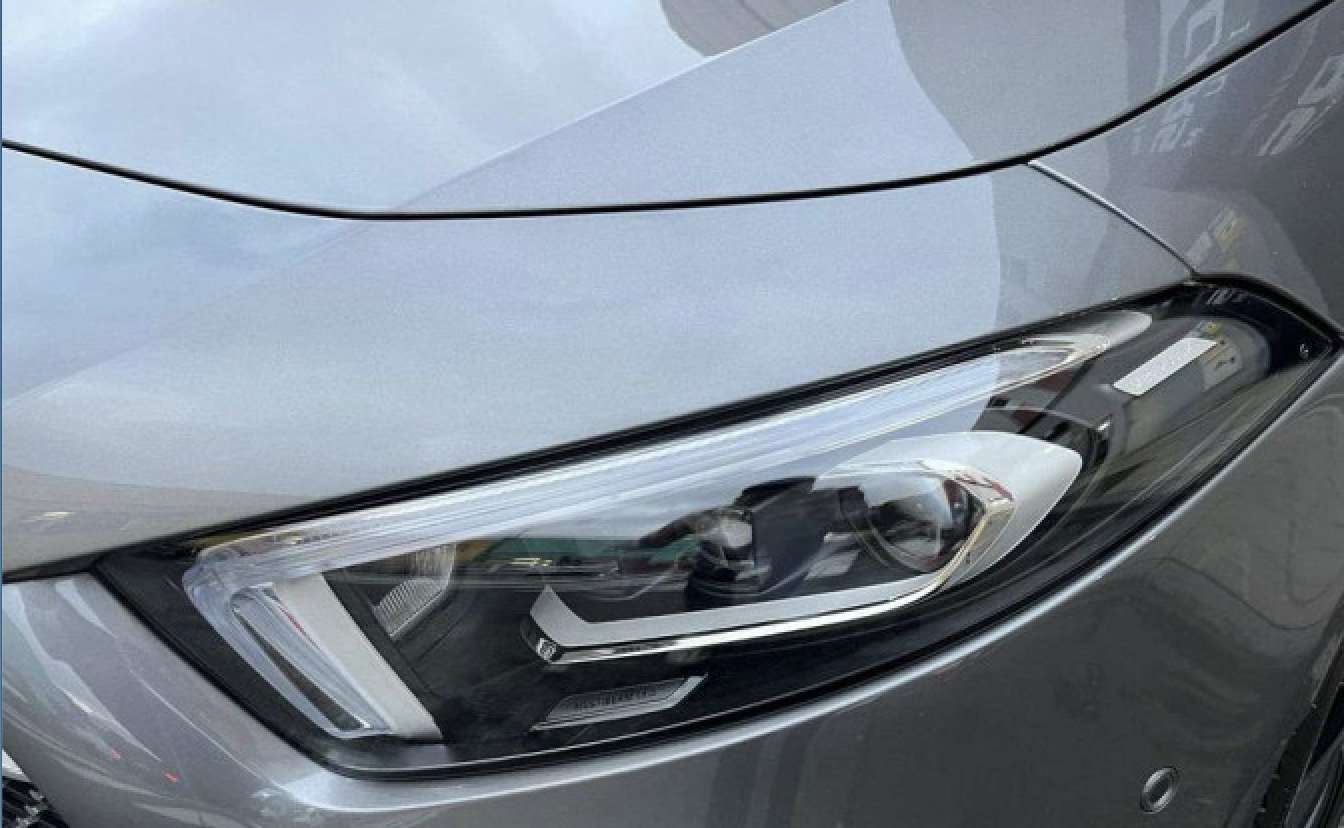 Mercedes-Benz Clase A 250e AMG 2021 gris montaña - foto 6
