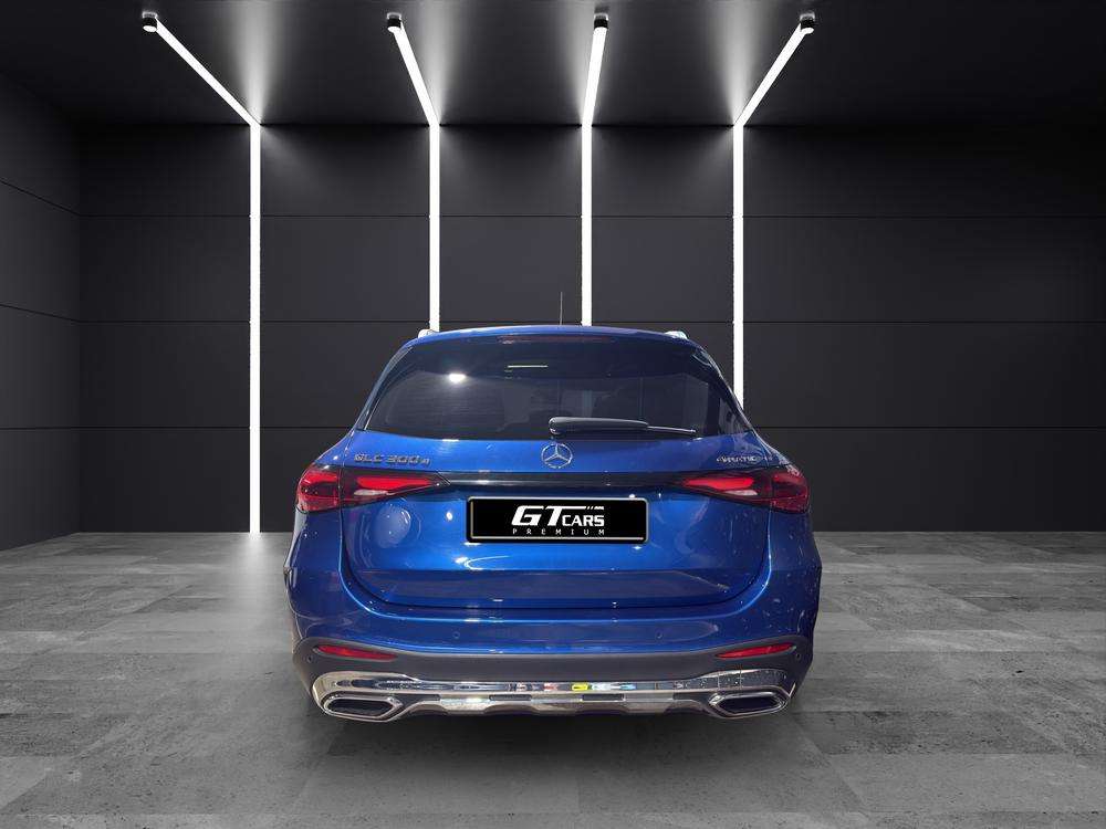 Mercedes-Benz GLC SUV 300e AMG 4MATIC 2023 azul - foto 5