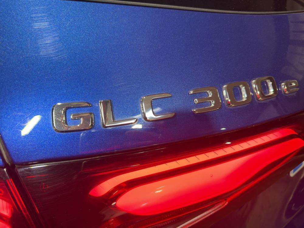 Mercedes-Benz GLC SUV 300e AMG 4MATIC 2023 azul - foto 8