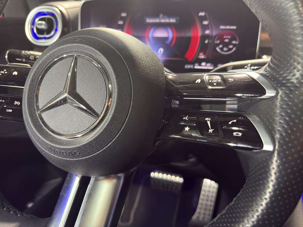 Mercedes-Benz GLC SUV 300e AMG 4MATIC 2023 azul - foto 12