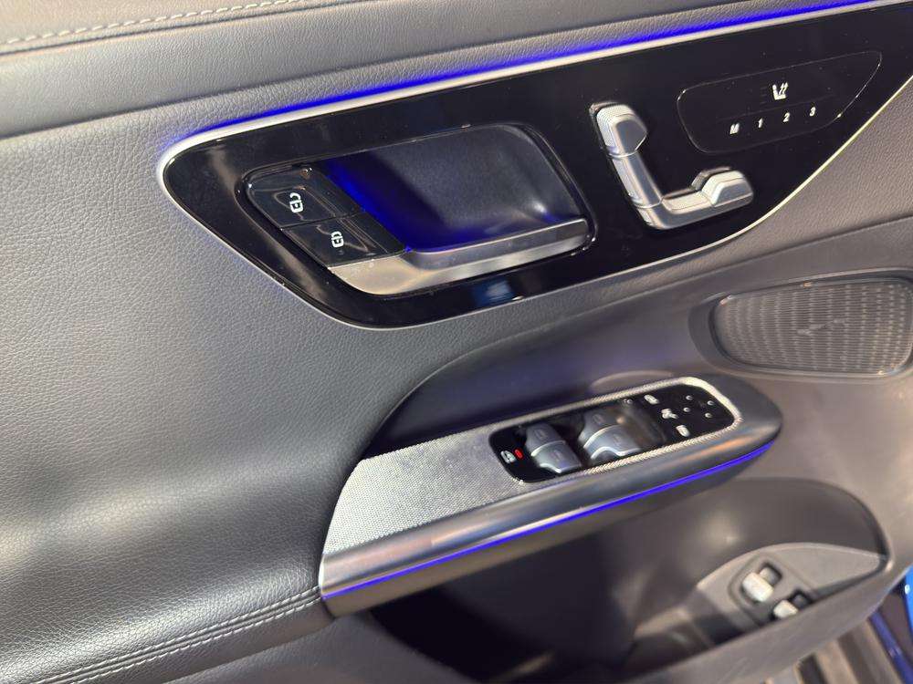 Mercedes-Benz GLC SUV 300e AMG 4MATIC 2023 azul - foto 15