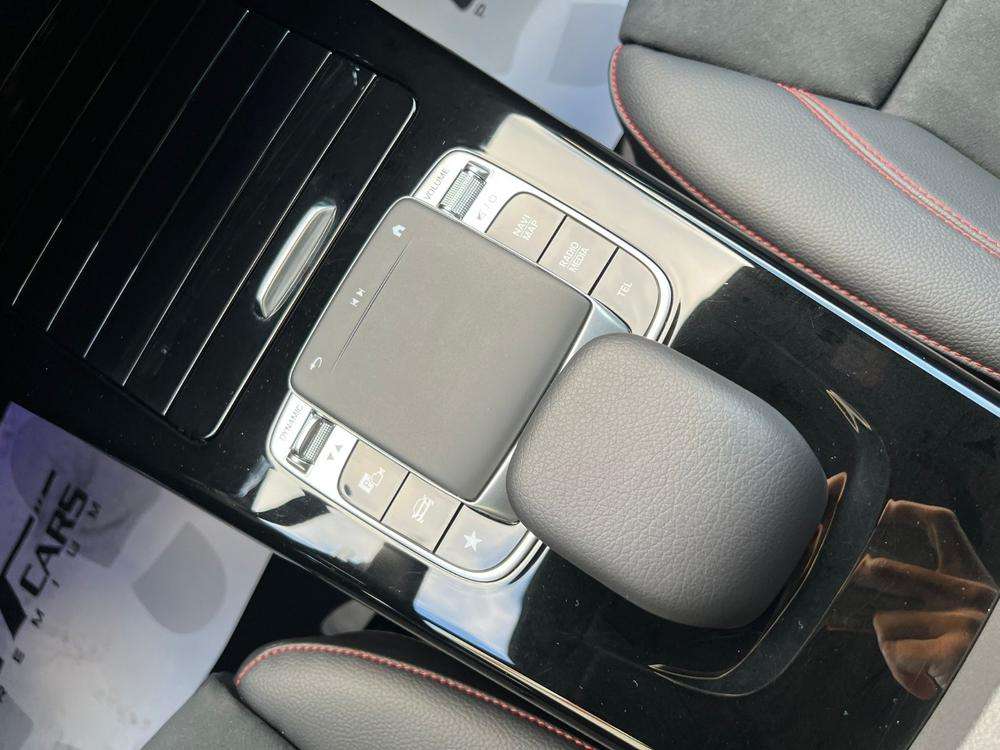 Mercedes-Benz Clase A 180 AMG 2022 gris montaña - foto 10