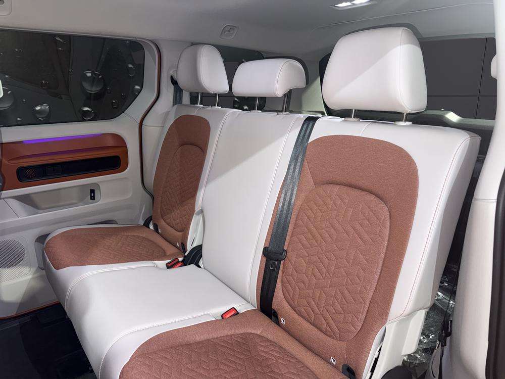 Volkswagen ID BUZZ PRO 2024 naranja - foto 16