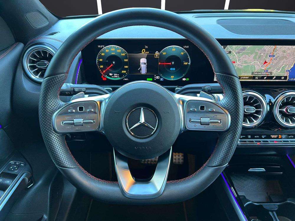 Mercedes-Benz EQB 300 AMG 4Matic 2022 azul - foto 9
