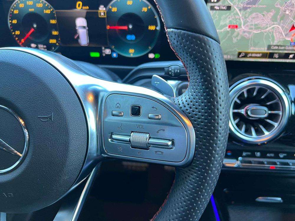 Mercedes-Benz EQB 300 AMG 4Matic 2022 azul - foto 10