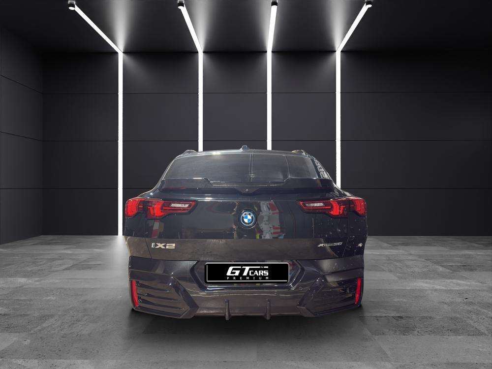 BMW iX2 xDrive30 2024 negro - foto 5