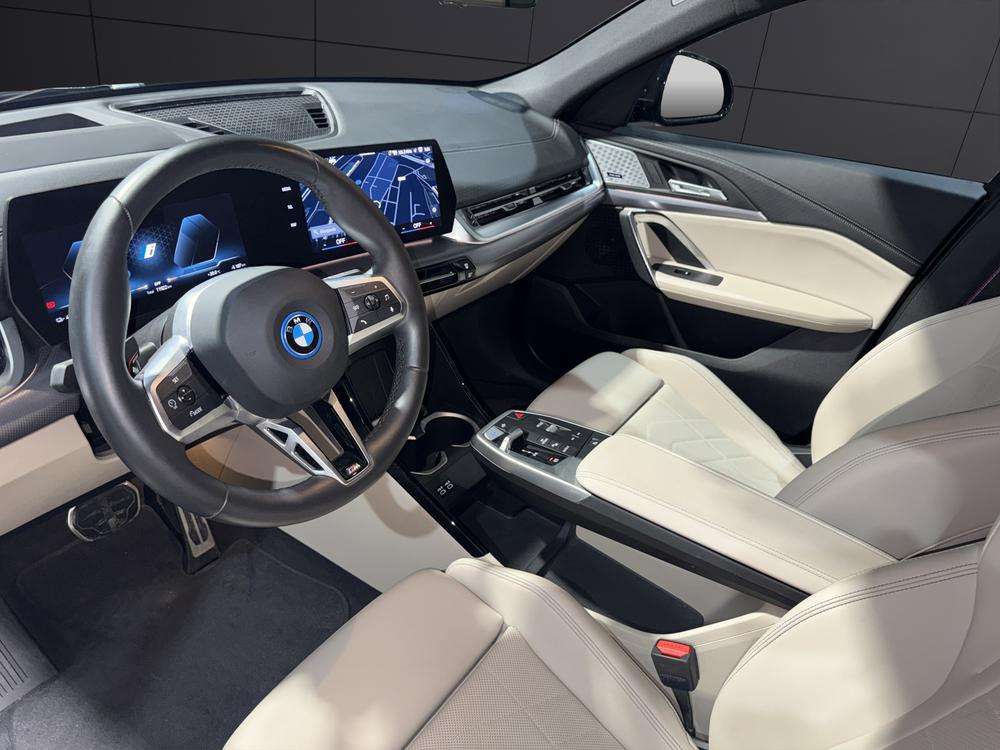 BMW iX2 xDrive30 2024 negro - foto 9