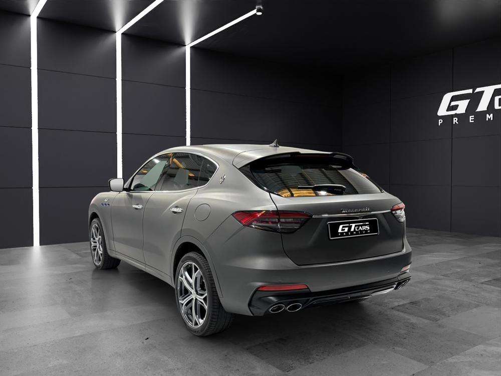 Maserati Levante  GT Hybrid 2022 gris - foto 3