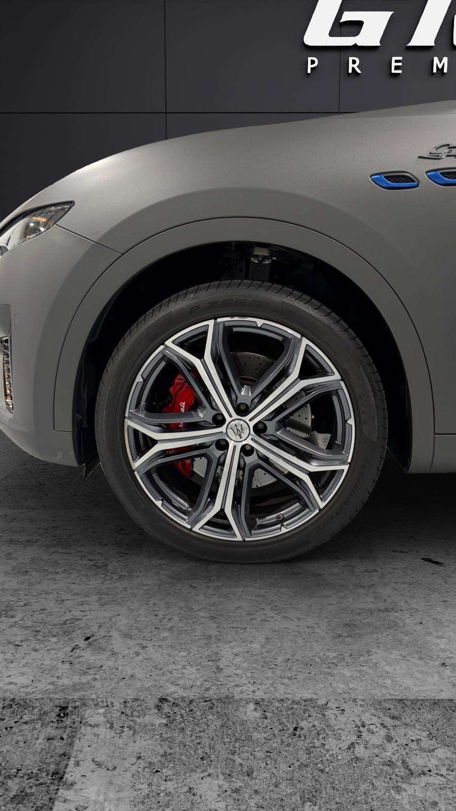 Maserati Levante  GT Hybrid 2022 gris - foto 6