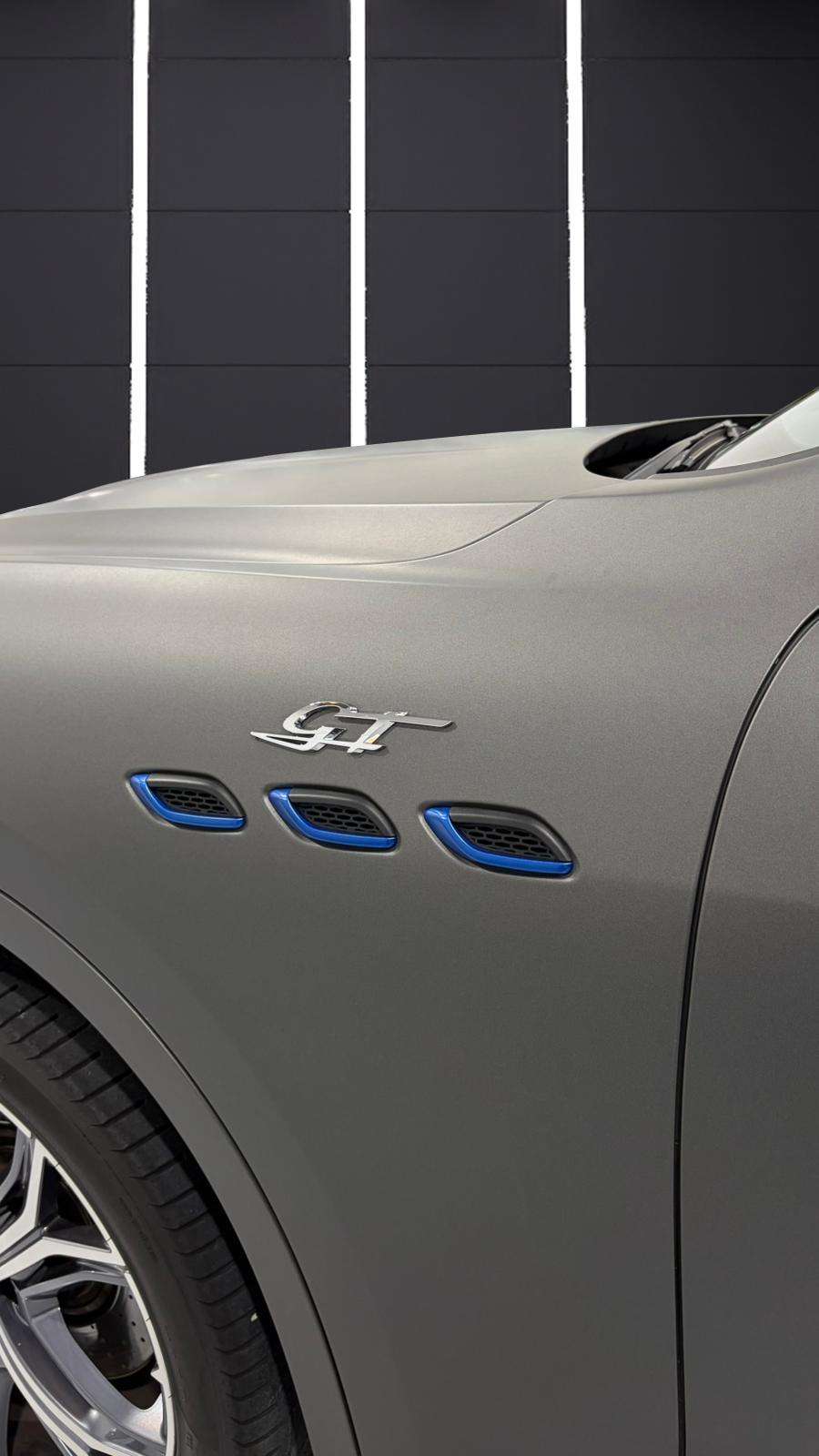 Maserati Levante  GT Hybrid 2022 gris - foto 7