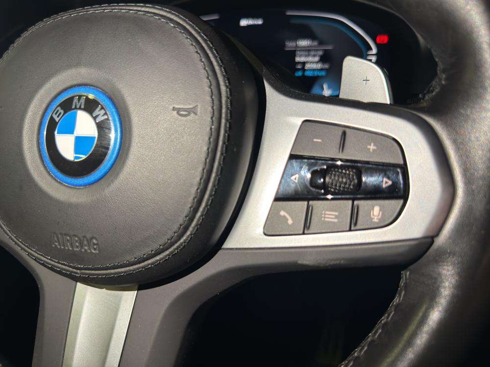 BMW X3  xDrive30e xLine 2024 rojo - foto 9