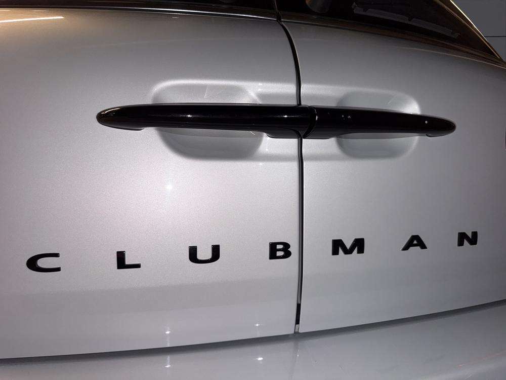 Mini Cooper Clubman 2023 gris - foto 8
