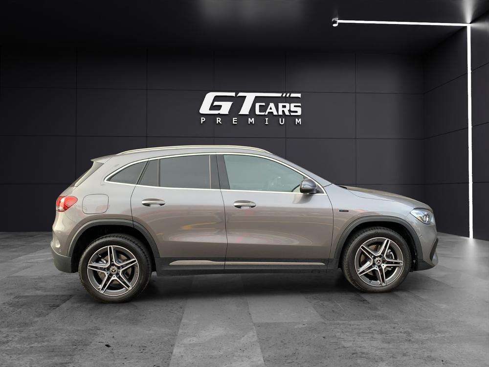 Mercedes-Benz GLA 250e AMG 2021 gris montaña - foto 2