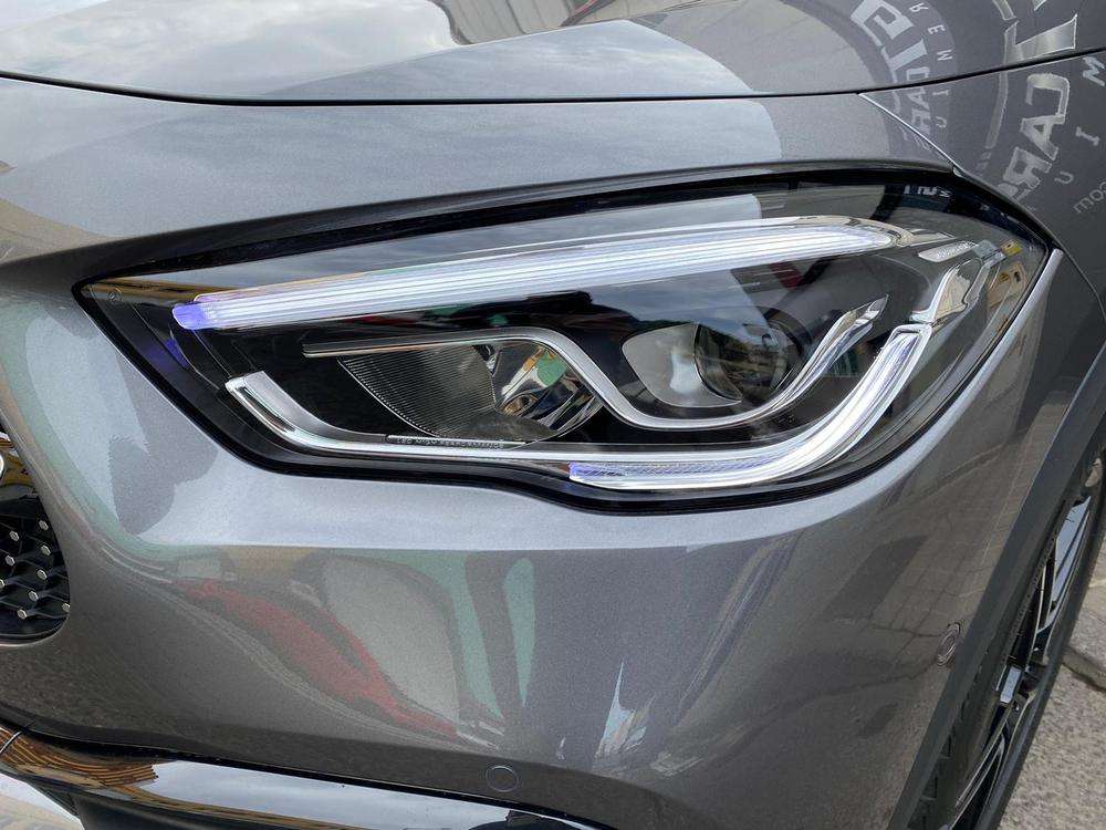 Mercedes-Benz GLA 250e AMG 2021 gris montaña - foto 5