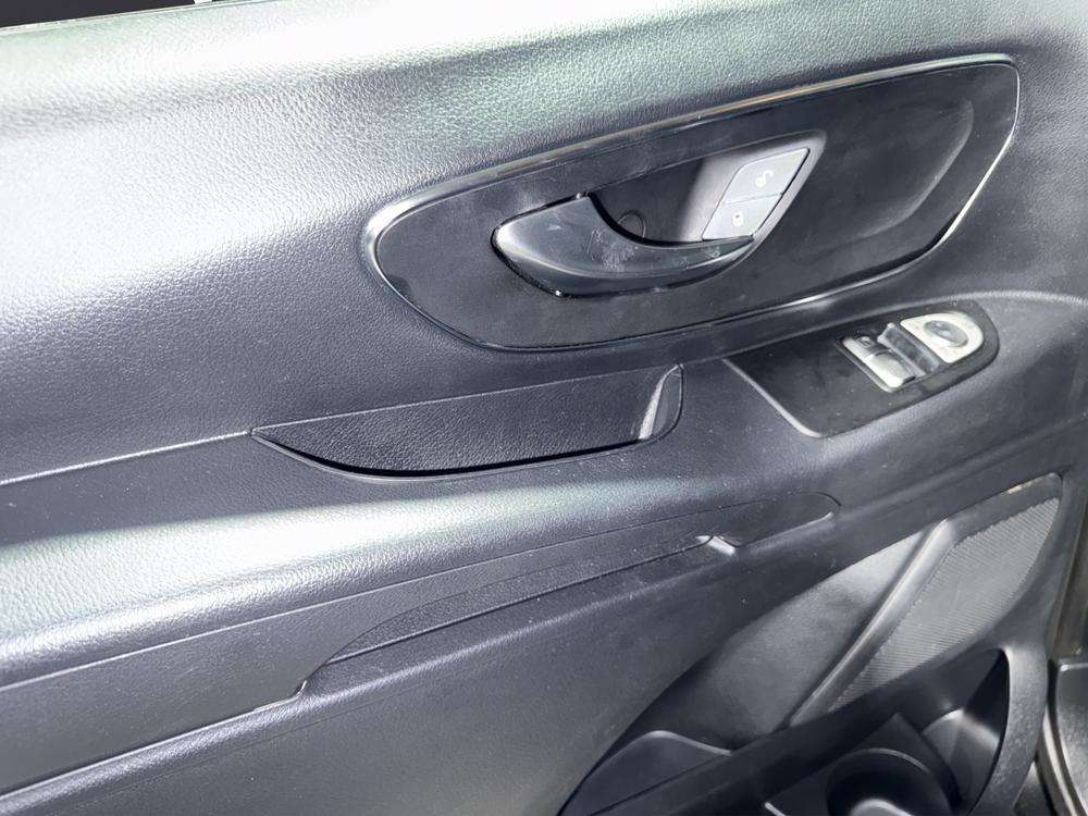 Mercedes-Benz Vito 114 CDI TOURER 2023 negro - foto 14