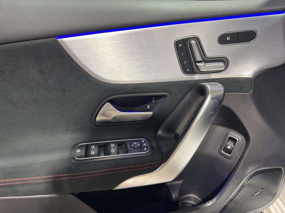 Mercedes-Benz Clase A 250e AMG 2021 blanco - foto 15