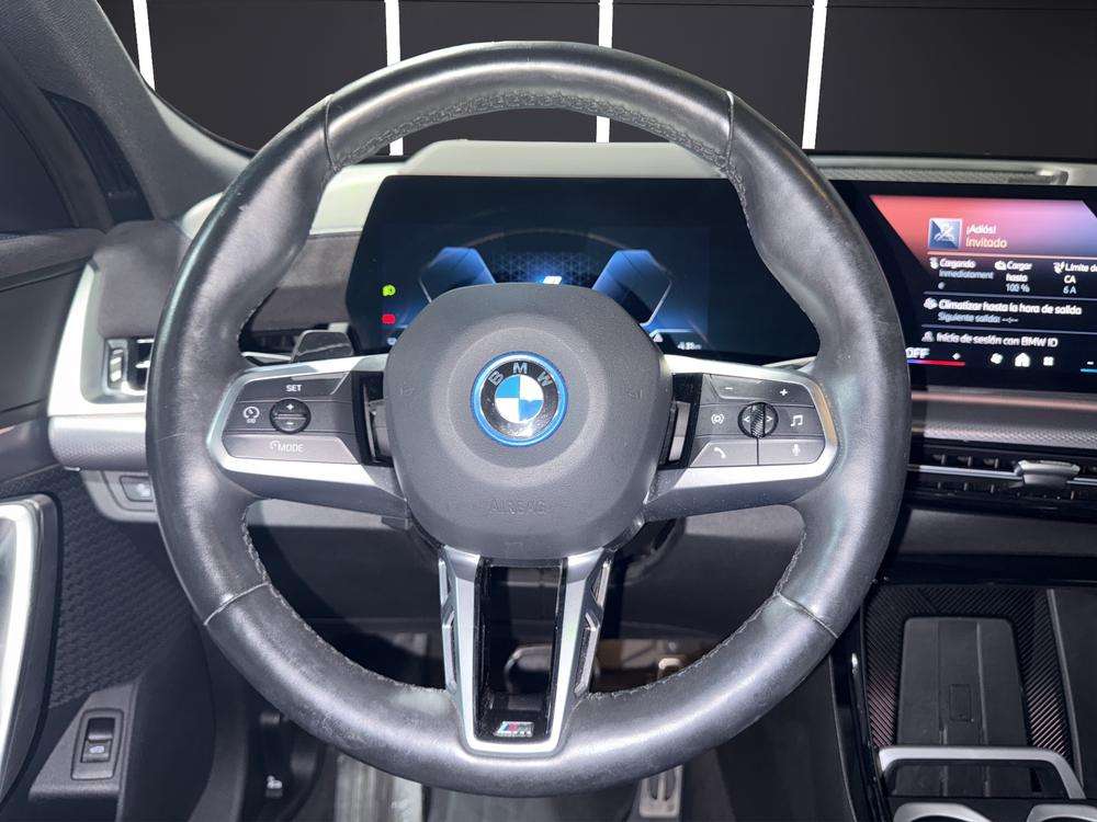 BMW iX2 xDrive30 2024 blanco - foto 11