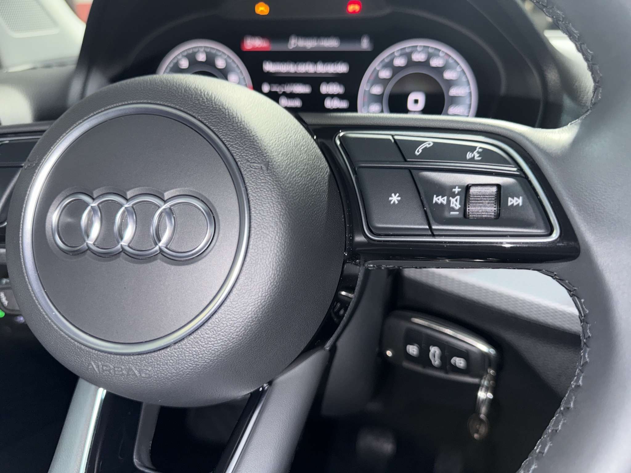 Audi Q2 Edition 30 TFSI 2025 blanco - foto 9