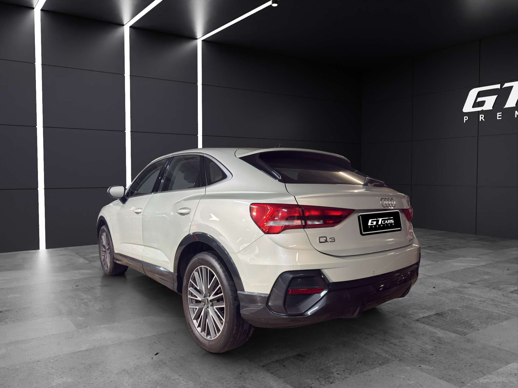 Audi Q3 Sportback 35 TFSI Advance 2021 gris claro - foto 2