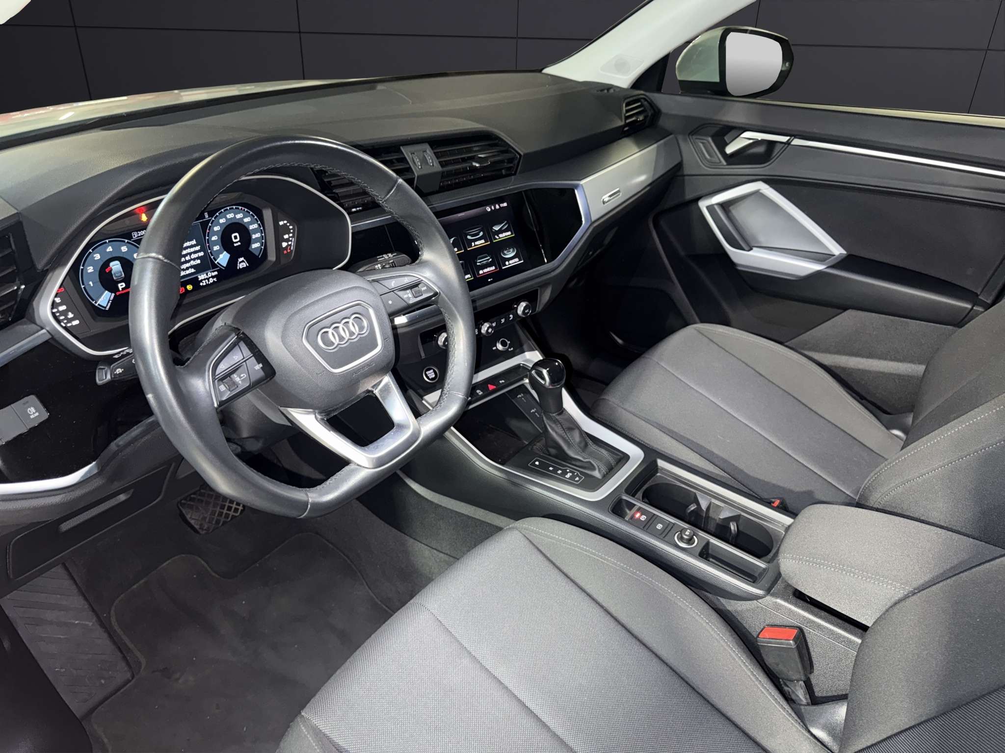 Audi Q3 Sportback 35 TFSI Advance 2021 gris claro - foto 7