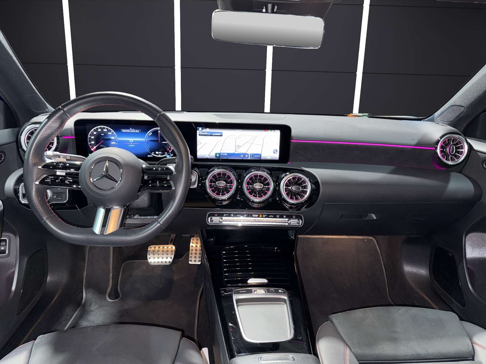 Mercedes-Benz Clase A 250e AMG 2024 azul espectral - foto 6