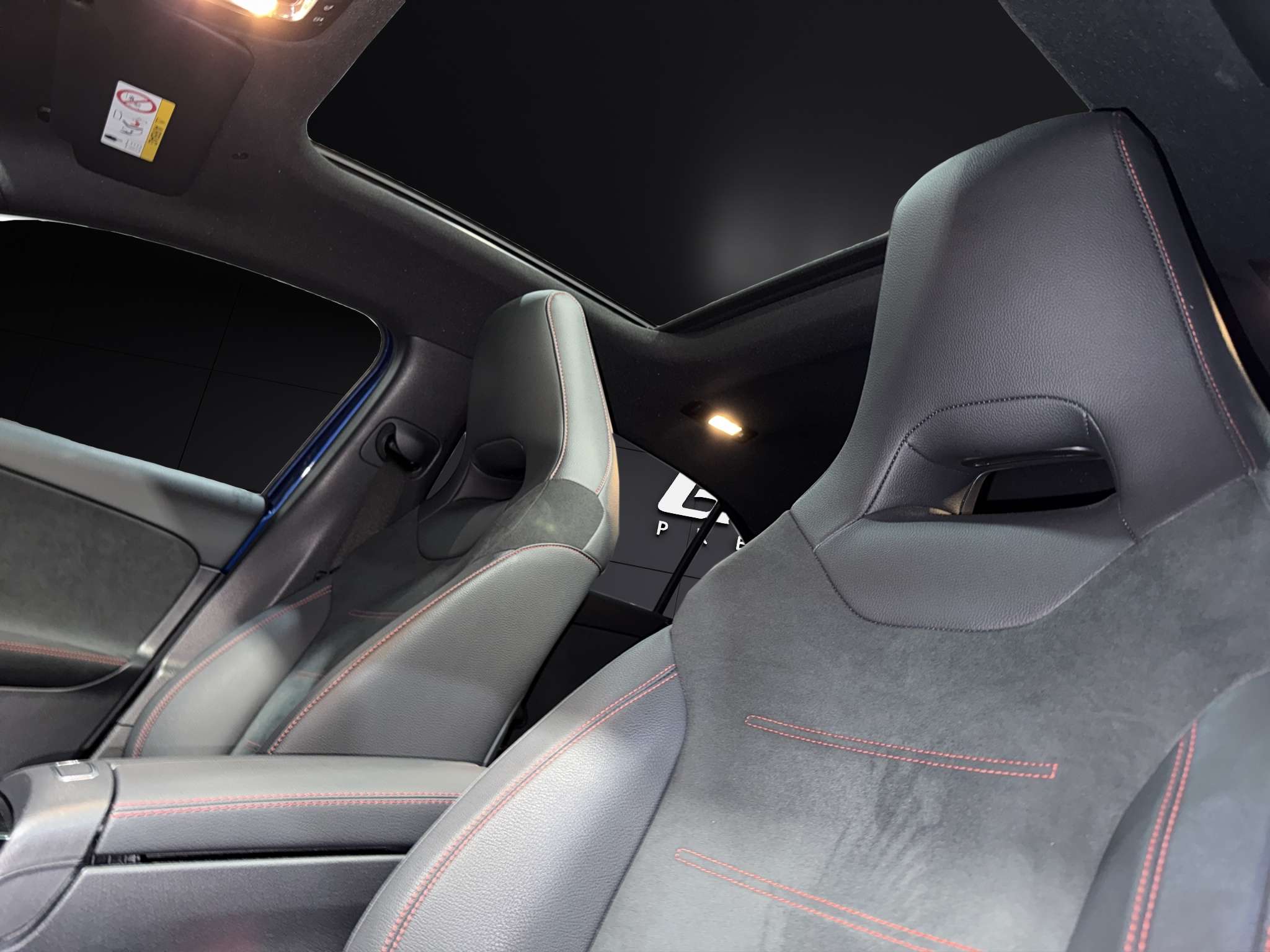 Mercedes-Benz Clase A 250e AMG 2024 azul espectral - foto 13
