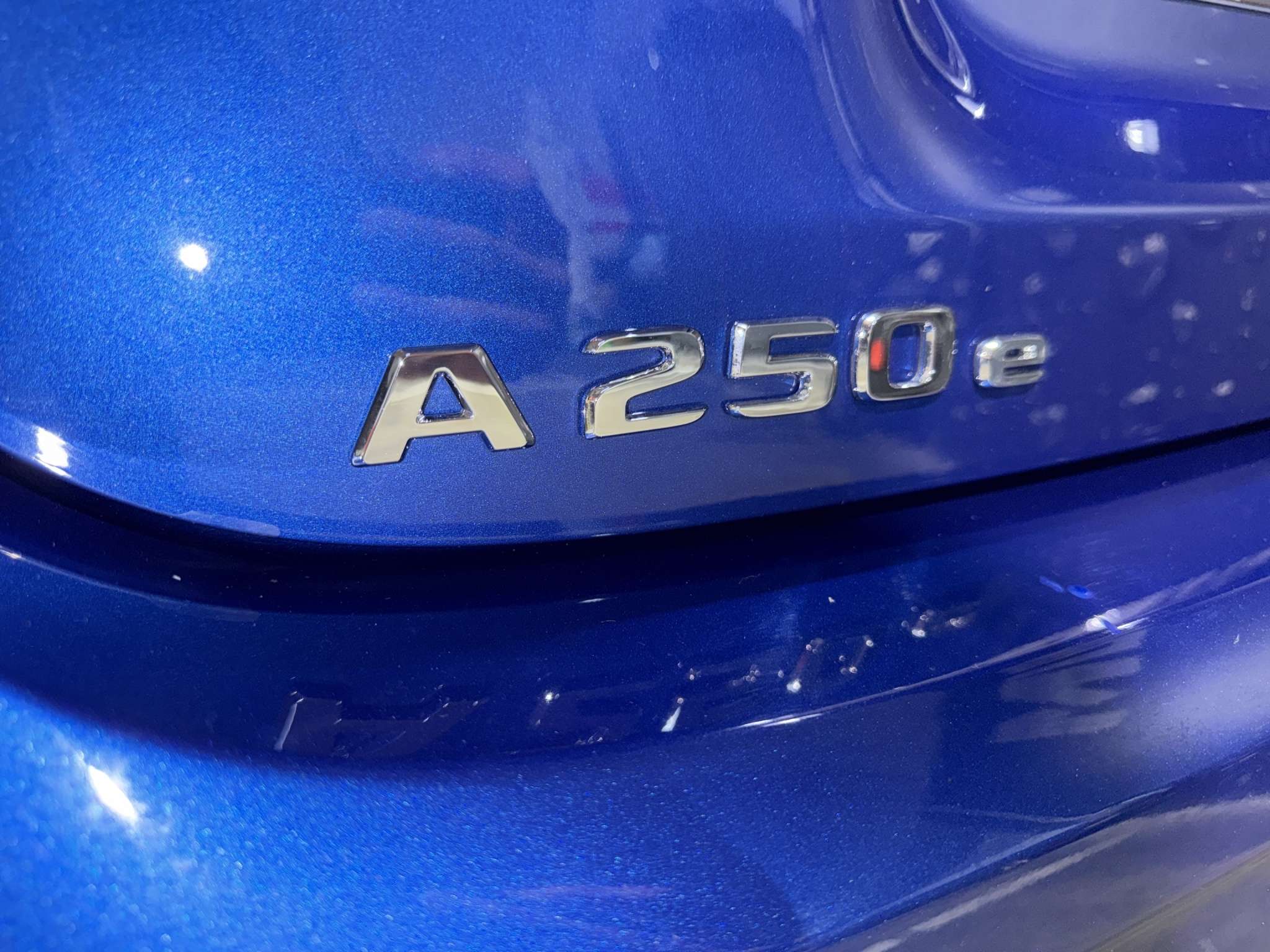 Mercedes-Benz Clase A 250e AMG 2024 azul espectral - foto 16