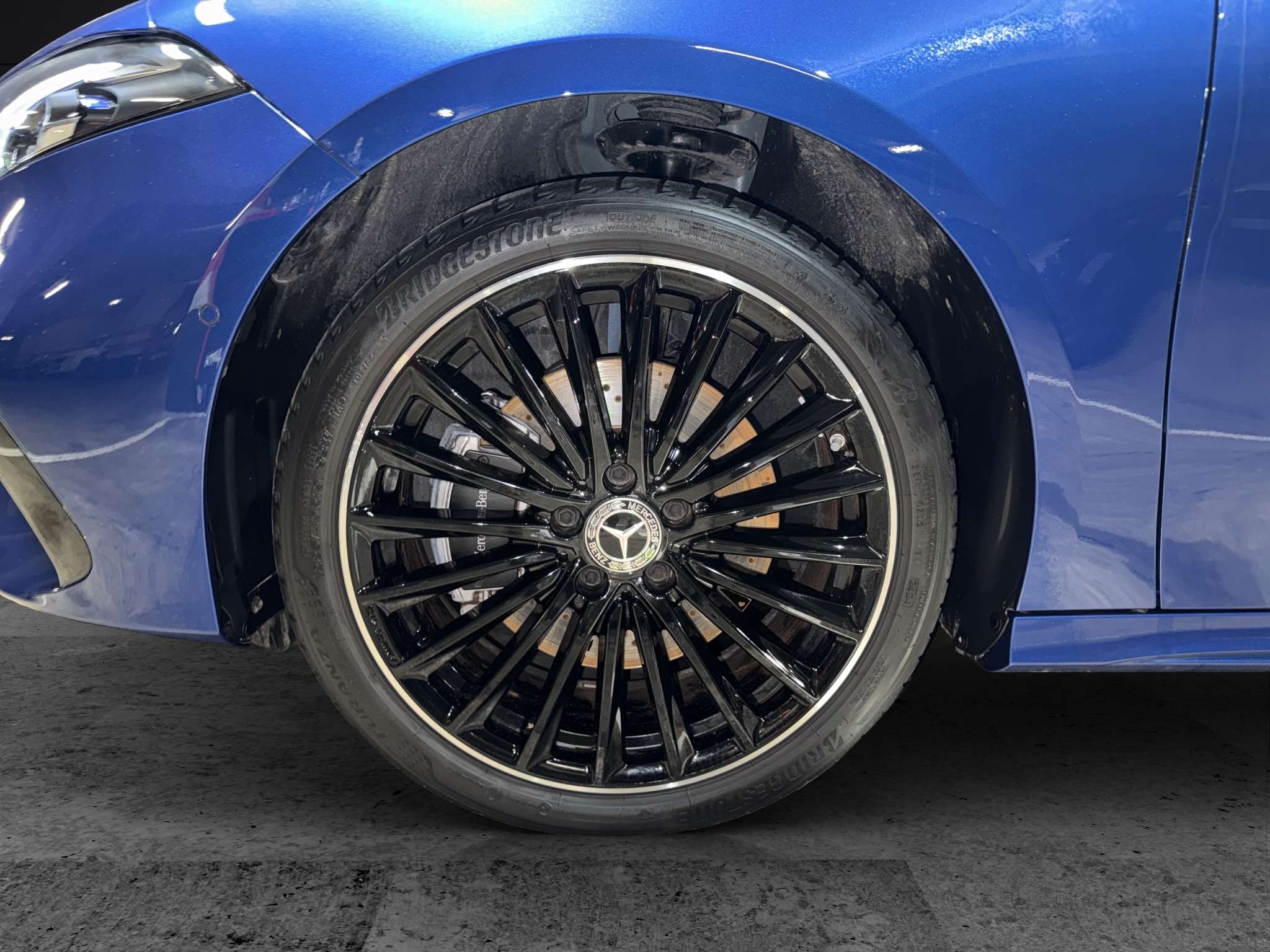 Mercedes-Benz Clase A 250e AMG 2024 azul espectral - foto 17