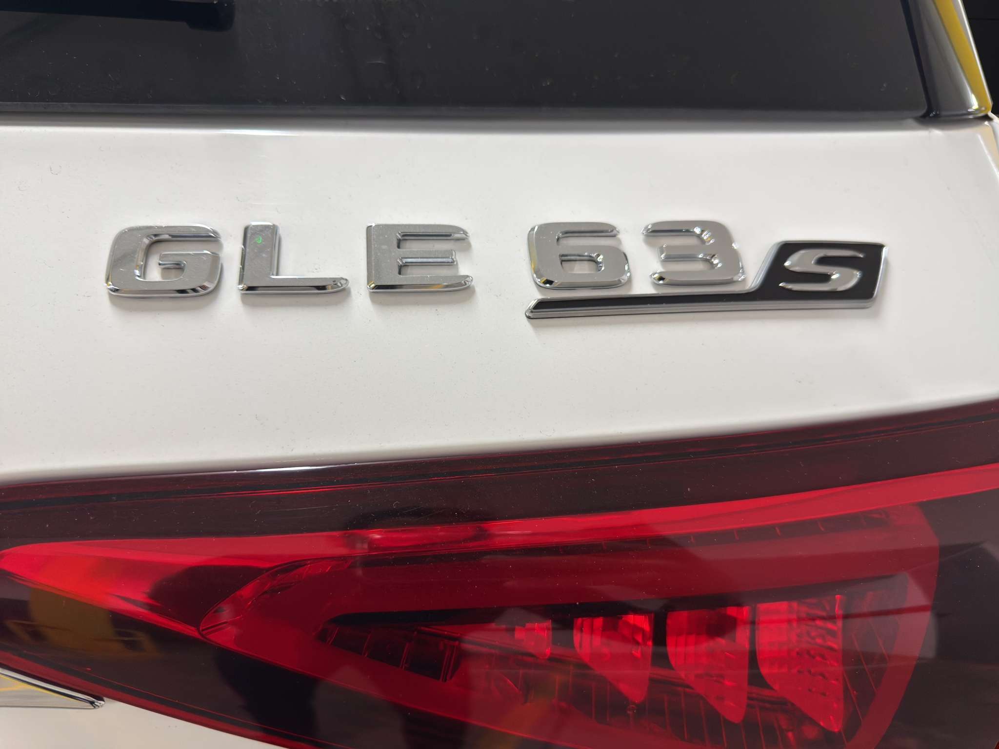 Mercedes-Benz GLE 63 S 4 MATIC+ AMG 2021 blanco - foto 6