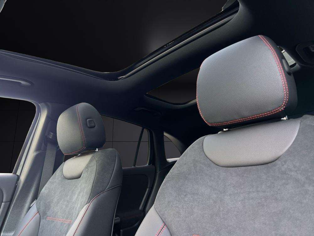 Mercedes-Benz GLA 250e AMG 2023 negro - foto 17