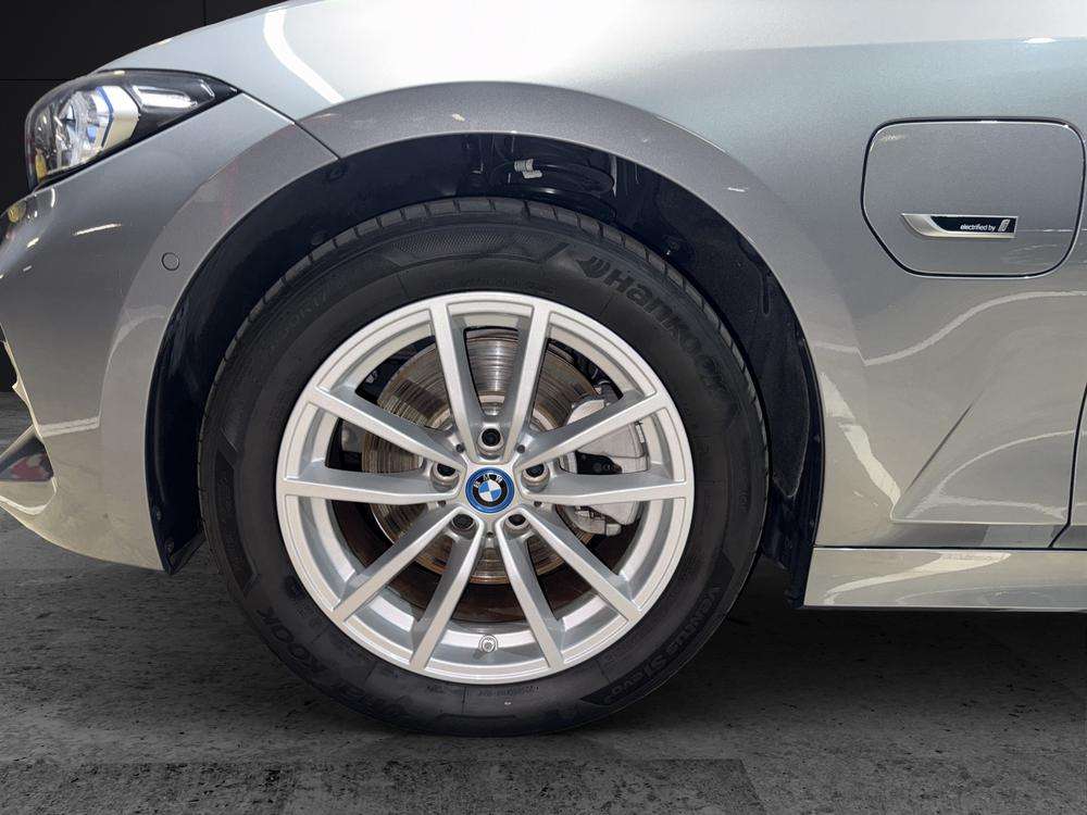 BMW Serie 3 320e 2024 gris - foto 7
