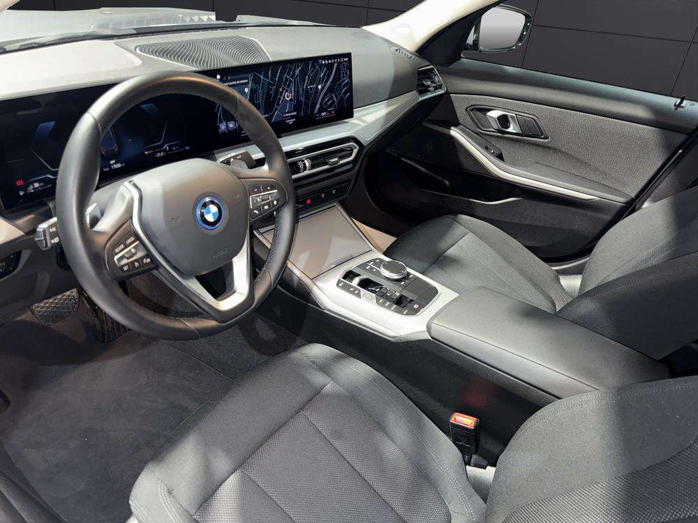 BMW Serie 3 320e 2024 gris - foto 9