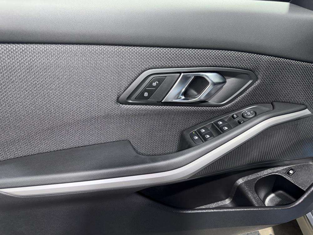 BMW Serie 3 320e 2024 gris - foto 15