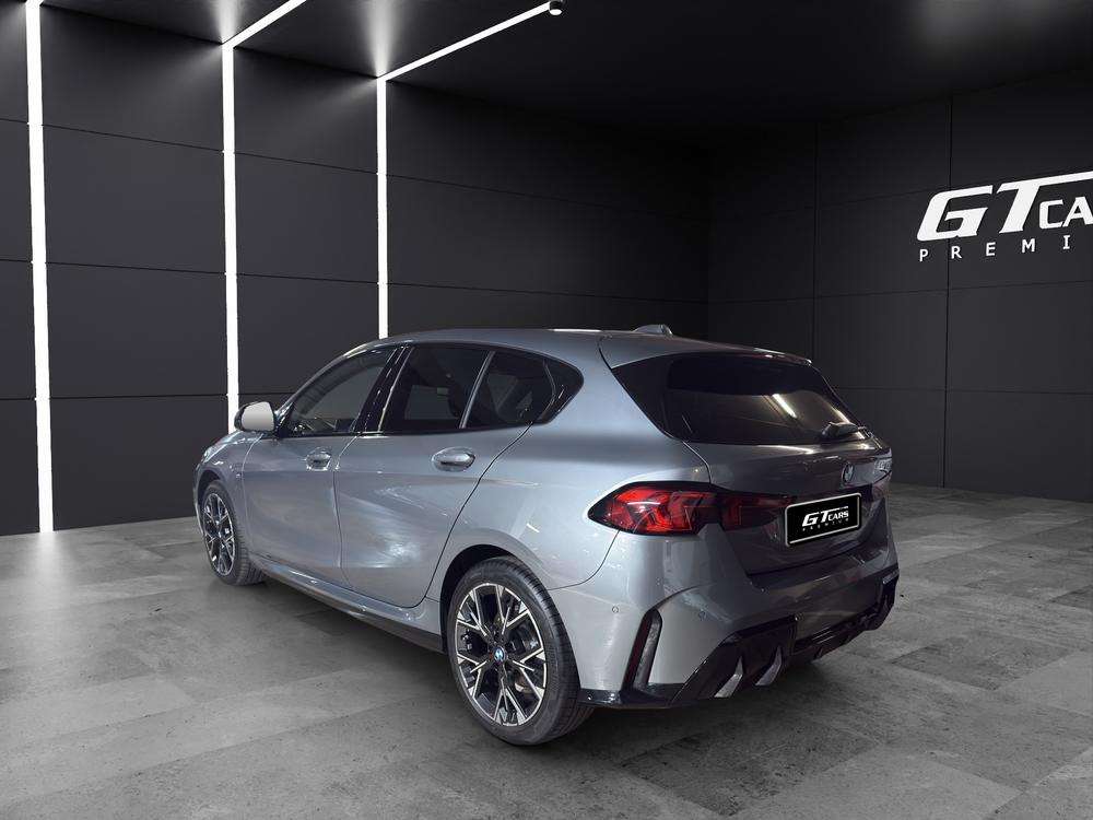 BMW Serie 1 118d 2025 gris - foto 3