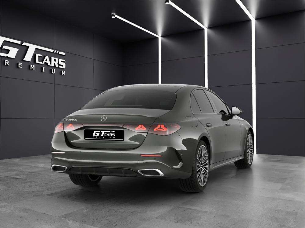 Mercedes-Benz Clase E 300de AMG 2025 gris - foto 3