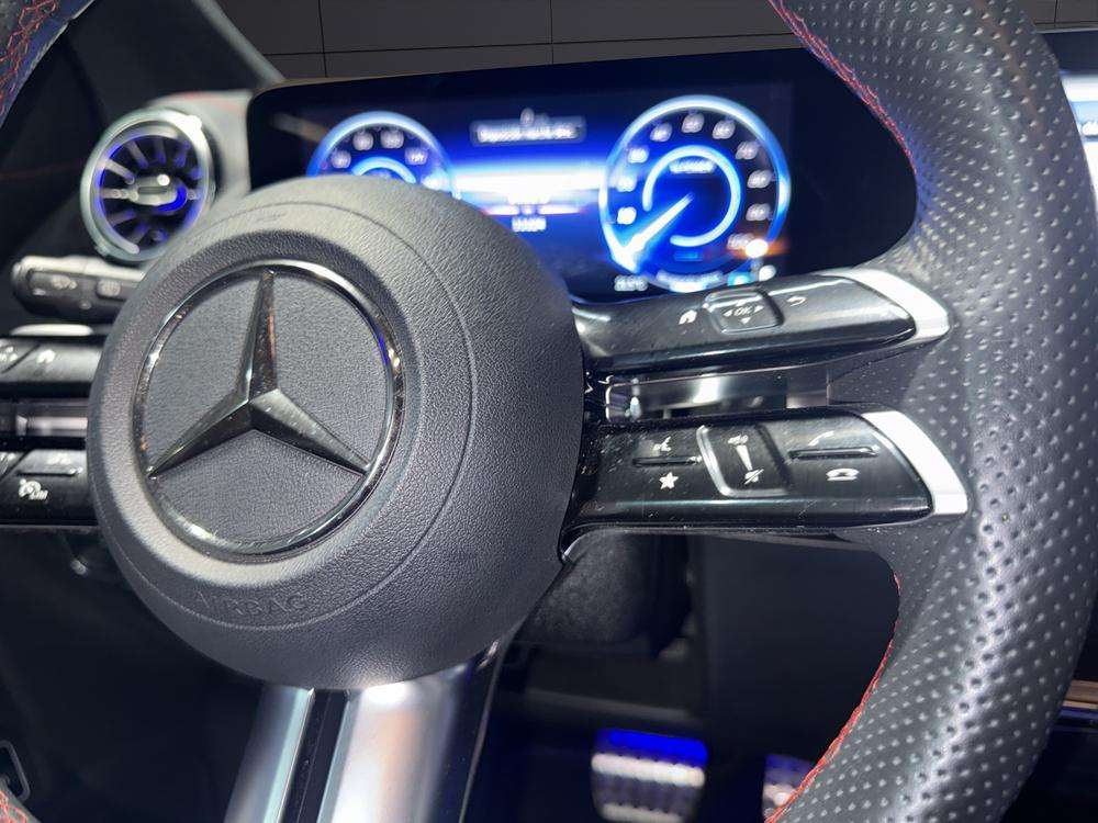 Mercedes-Benz EQA 250+ AMG 2025 gris - foto 12