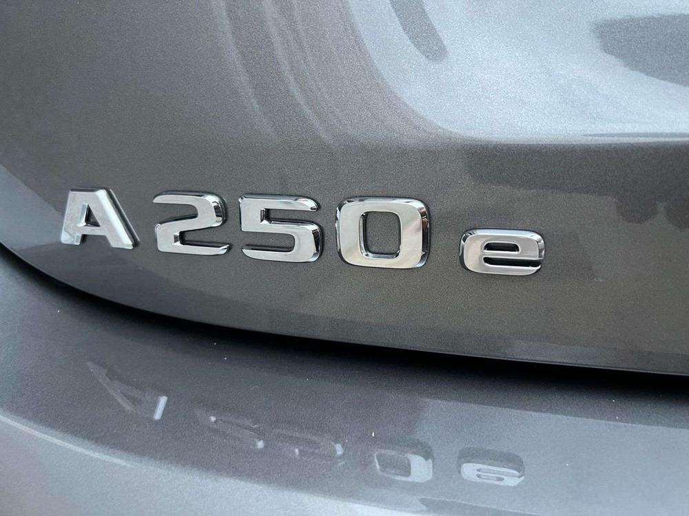 Mercedes-Benz Clase A 250e AMG 2022 gris montaña - foto 6