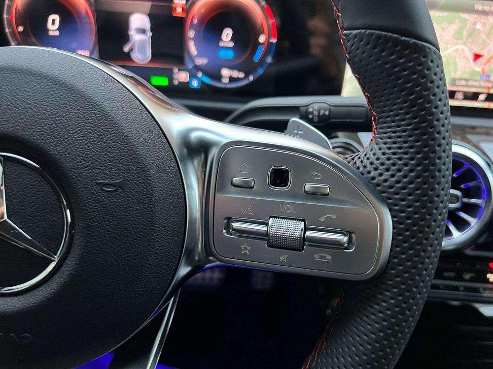 Mercedes-Benz Clase A 250e AMG 2022 gris montaña - foto 10