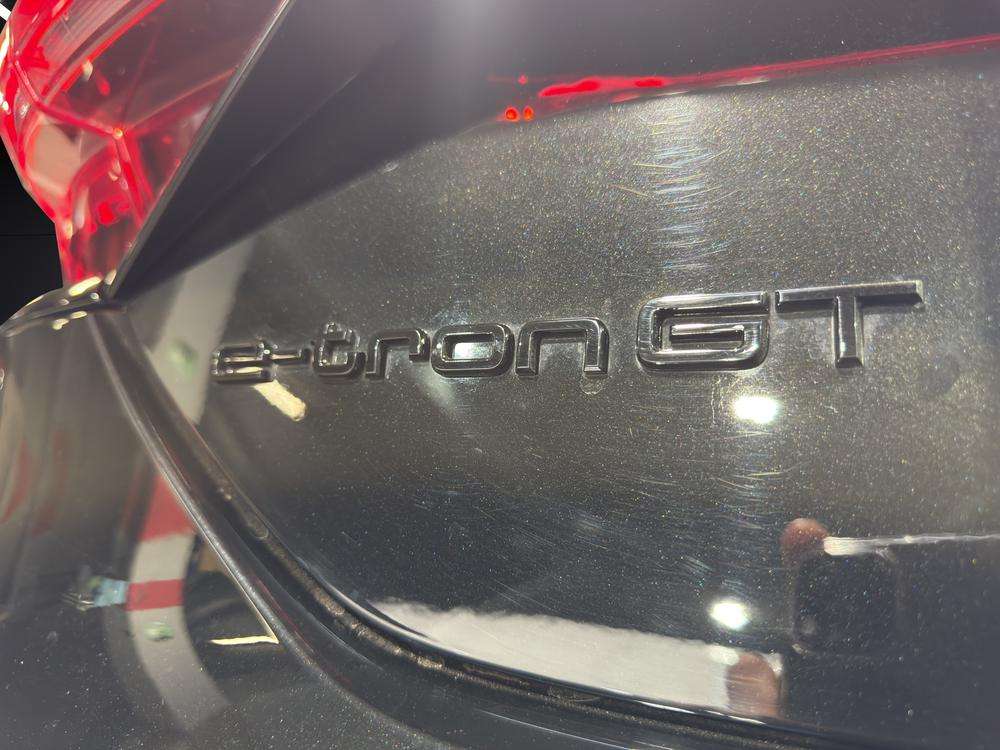 Audi E-tron GT 2022 negro - foto 8