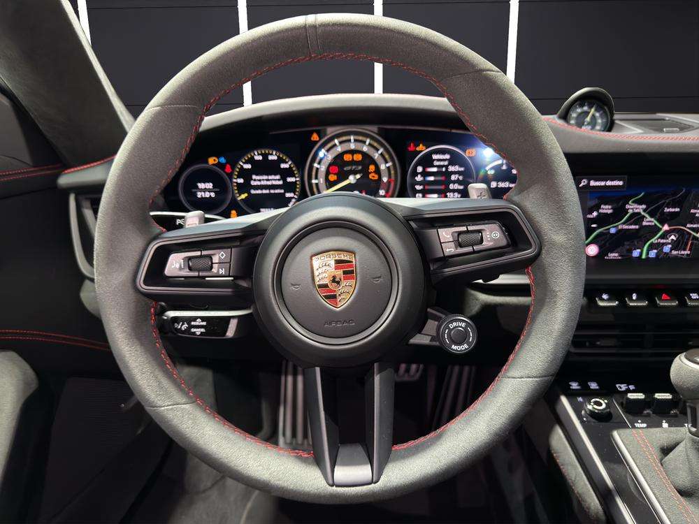 Porsche 911 GT3 2024 blanco - foto 11