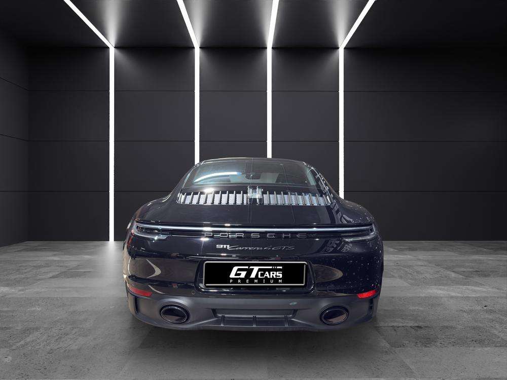 Porsche 911 Carrera 4 GTS Coupé 2022 negro - foto 4