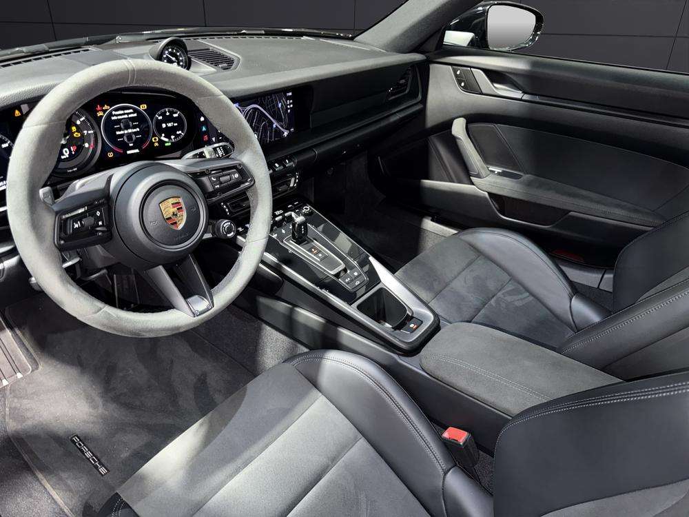 Porsche 911 Carrera 4 GTS Coupé 2022 negro - foto 9